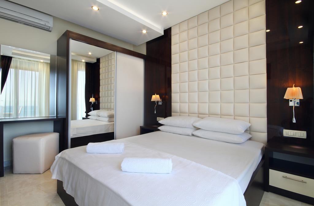 Shine Budva